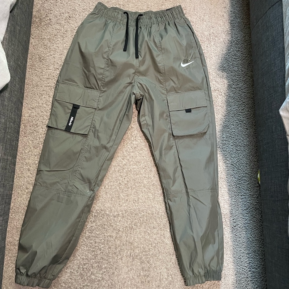 Nike woven cargo pants
